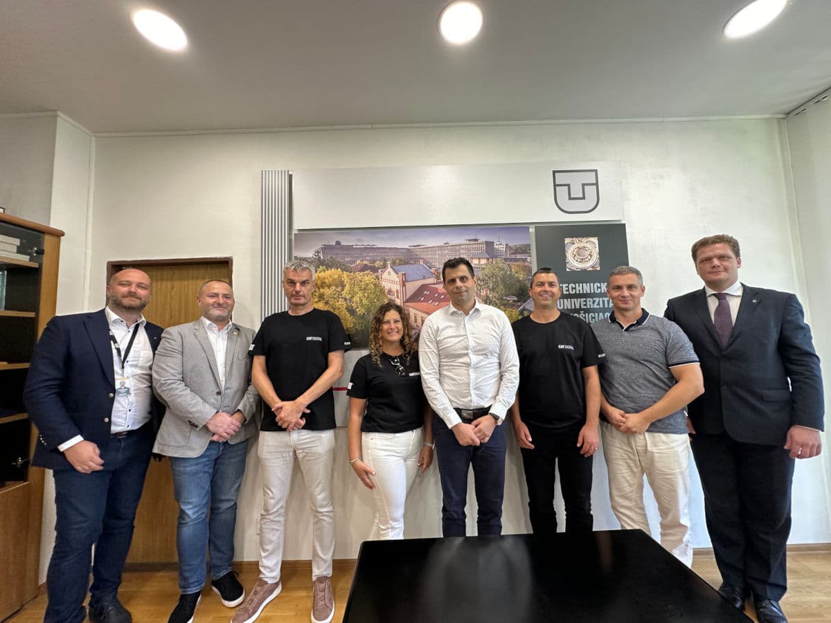 Memorandum of understanding and cooperation with Caterpillar Slovakia, s.r.o.